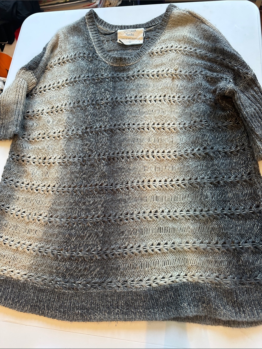 Cozy Ombré Crewneck Sweater - Gray